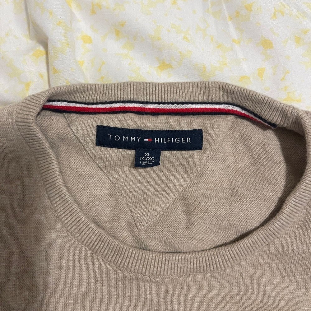 Tommy Hilfiger Crew Neck - image 1